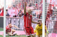 Fussball 1. Bundesliga Saison 16/17: FC Bayern Muenchen - SC Freiburg