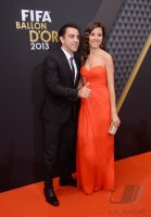 Fussball International  FIFA Ballon d Or 2013: Xavi Hernandez (Spanien) mit Frau Nuria
