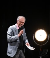 Moderator Romeo Edel