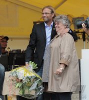 FUSBALL  Meistertrainer Klopp  (BVB Dortmund)  beim Empfang im Heimatort  Glatten