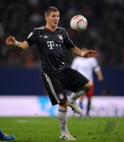 Fussball: 1. Bundesliga Saison 2010/2011: Bayern Muenchen, SCHWEINSTEIGER Einzelaktion