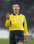 FUSSBALL CHL   FC Basel - Juve Schiedsrichter Wolfgang Stark (GER)