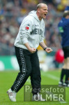 Fussball 1. Bundesliga: Bremen - Hannover, SCHAAF energisch