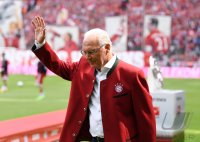 Fussball 1. Bundesliga Saison 16/17: FC Bayern Muenchen - SC Freiburg