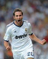 FUSSBALL Primera Division/Super Cup 2012: JUBEL Gonzalo Higuain (Real Madrid)