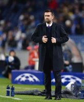 FUSSBALL  CHL  Saison 2013/2014: Trainer Nenad Bjelica (Austria)