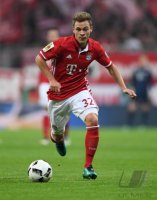 Fussball DFB Pokal 2. Runde 16/17: FC Bayern Muenchen - FC Augsburg