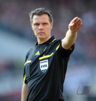 Fussball 1. Bundesliga :  Schiri Michael Weiner