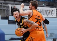 Basketball 2. Bundesliga  20/21: wiha Panthers Schwenningen - Tigers Tuebingen