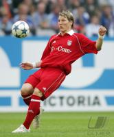 Fussball 1. Bundesliga: Bayern, SCHWEINSTEIGER Einzelaktion am Ball