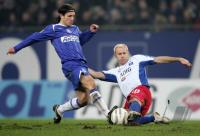 Fussball 1. Bundesliga: Hamburg - Berlin, Zweikampf