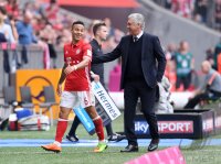 Fussball 1. Bundesliga Saison 2016/2017: FC Bayern Muenchen - FC Augsburg