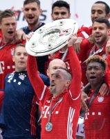 Fussball 1. Bundesliga Saison 15/16: Der FC Bayern feiert seine 26. Deutsche Meisterschaft
