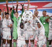 Fussball 1. Bundesliga 24/25: FC Bayern Muenchen feiert die 34. Deutschen Meisterschaft