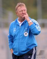 Fussball Nationalmannschaft U20 : Trainer Horst Hrubesch (GER)