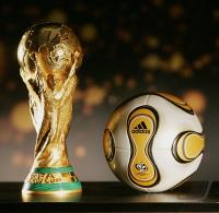 Fussball  WM Pokal mit WM 2006  FINAL Ball