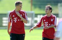 Fussball 1. Bundesliga: Nils Petersen, Rafinha (v. li., FC Bayern Muenchen)
