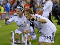 FUSSBALL International COPA DEL REY 13/14: JUBEL Real Madrid mit Pokal