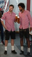 Fussball 1. Bundesliga 14/15: Xabi Alonso (FC Bayern Muenchen) und Dante (FC Bayern Muenchen)