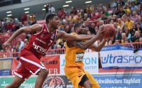 Basketball 1. Bundesliga 14/15 Hauptrunde:  Walter Tigers Tuebingen - Brose Baskets Bamberg