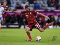 Fussball 1. Bundesliga Saison 21/22: FC Bayern Muenchen -  Hertha BSC Berlin
