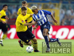 Fussball Bundesliga: Dortmund - Berlin, Zweikampf