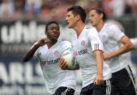 Fussball 1. Bundesliga, Saison 2011/2012:  JUBEL nach dem Tor David Alaba, Mario Gomez (v. li., FC Bayern Muenchen)