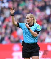 Fussball 1. Bundesliga Saison 19/20: FC Bayern Muenchen - FC Augsburg