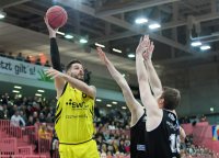 Basketball 2. Bundesliga  19/20: Tigers Tuebingen  - ROEMERSTROM Gladiators Trier