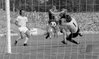 Fussball 1. Bundesliga, Saison 1974/1975, 1. Spieltag: Offenbach - Bayern 6:0