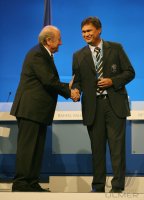 Fussball FIFA:  Praesident Blatter (SUI) und Vize Praesident Reynald Temarii (Tahiti)