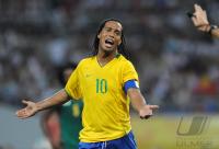 FUSSBALL  Olympia 2008   Viertelfinale  Maenner   Brasilien - Kamerun