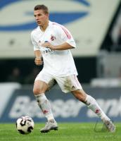 Fussball 1. Bundesliga: Koeln, PODOLSKI Einzelaktion am Ball