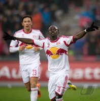 FUSSBALL International Testspiel 2013/2014: JUBEL Sadio Mane (Red Bull Salzburg)