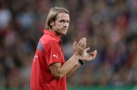 Fussball DFB Pokal 2. Runde 13/14: Trainer Thomas Schneider (VfB Stuttgart)