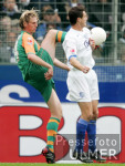Fussball 1. Bundesliga: Bochum - Bremen, Zweikampf