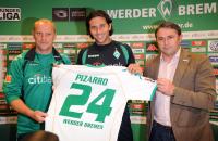 FUSSBALL 1. BUNDESLIGA: Pressekonferenz Werder Bremen mit Neuzugang Pizarro