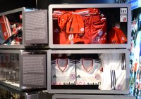 Fussball 1. Bundesliga: Die Erlebniswelt des FC Bayern Muenchen in der Allianz Arena