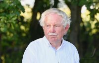 KZ Gedenkstaette Hailfingen -Tailfingen: Einweihung der Gedenkwand Flugzeughalle