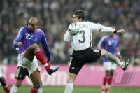 Fussball Nationalmannschaft: Frankreich - Deutschland, Zweikampf