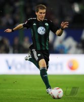Fussball: 1. Bundesliga Saison 2010/2011: Wolfsburg, PEKARIK am Ball
