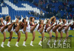 Die Cheerleader Pyromaniacs von Rhein Fire in der Arena auf Schalke
