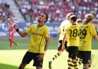 Fussball  1. Bundesliga  13/14: JUBEL Pierre-Emerick Aubameyang (Borussia Dortmund)