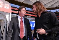 Fussball 1. Bundesliga : Enttaeuschung mit Zigarrette Vorstandsvorsitzender Heribert Bruchhagen