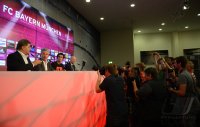 Fussball 1. Bundesliga, Saison 2012/2013:  Pressekonferenz mit  Javi Martinez