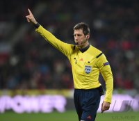 Fussball EM 2016 Quali: Schiedsrichter Wolfgang Stark (Deutschland)
