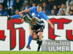 Fussball 1. Bundesliga: Bochum - Schalke, Zweikampf