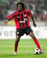 Fussball Uefa Cup: Leverkusen, JUNIOR Einzelaktion am Ball