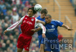 Fussball 1. Bundesliga: Muenchen-Schalke, Zweikampf