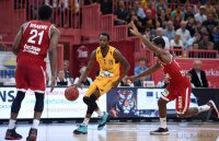 Basketball 1. Bundesliga 14/15 Hauptrunde:  Walter Tigers Tuebingen - Brose Baskets Bamberg